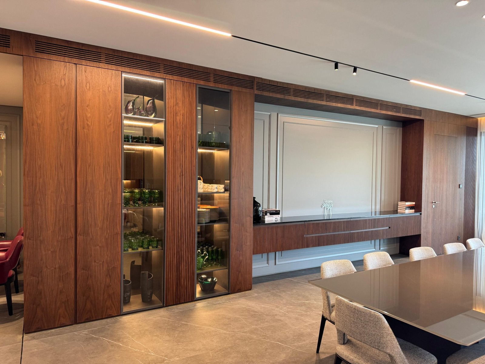 Flagship retail showroom with veneered feature wall, Beirut